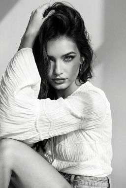 Petra In Zara - Variation - B&W Minimalist Wall [VAR:2]